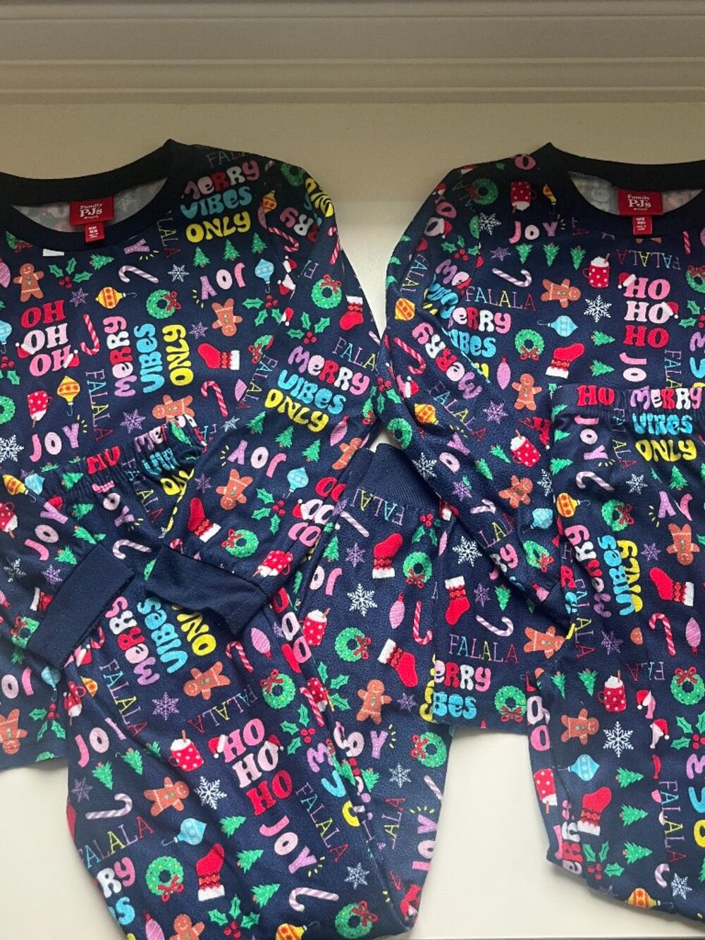 Holiday Pajamas Bundle Kids Size M (8)